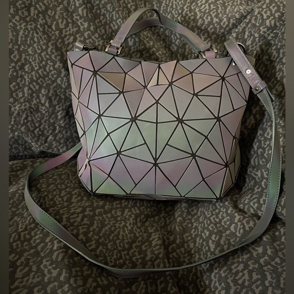 Hotone Geometric Luminous Purse View 2